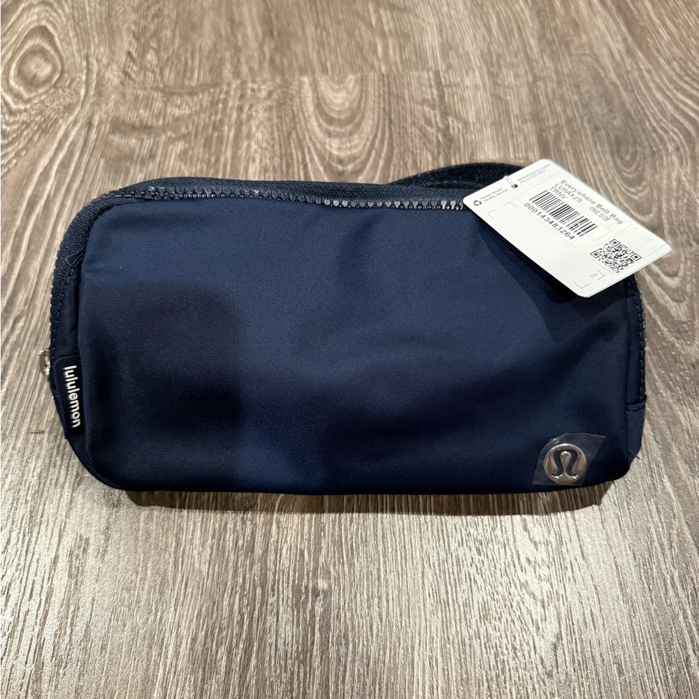 Lululemon Everywhere Belt Bag